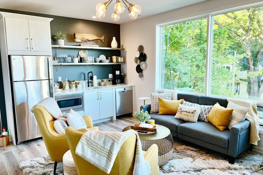 Modern, Chic Adult ONLY Retreat On Hill w/Sunset Views Steps from Downtown  - Image 1