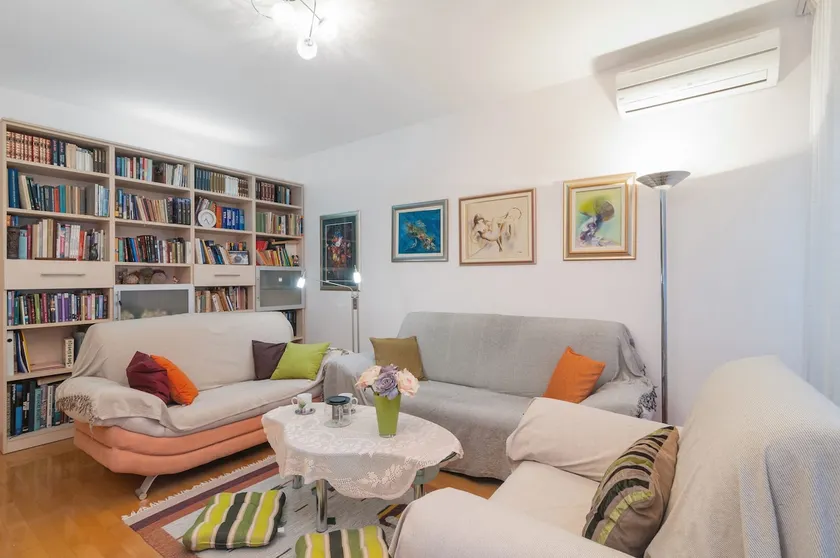 Fantasia spacious and cosy apartment close to the sea - Image 1