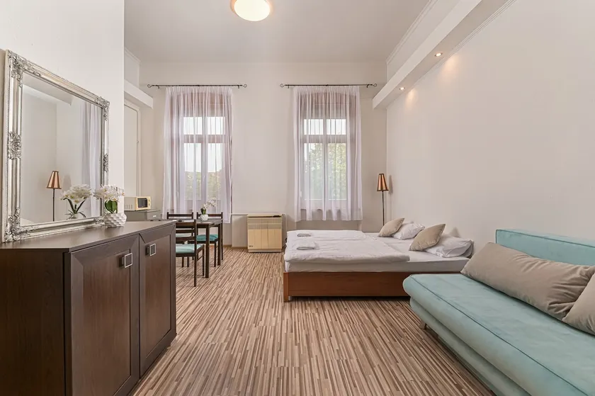 Világóra Apartman II.-Civil apartment in the city center - Image 1