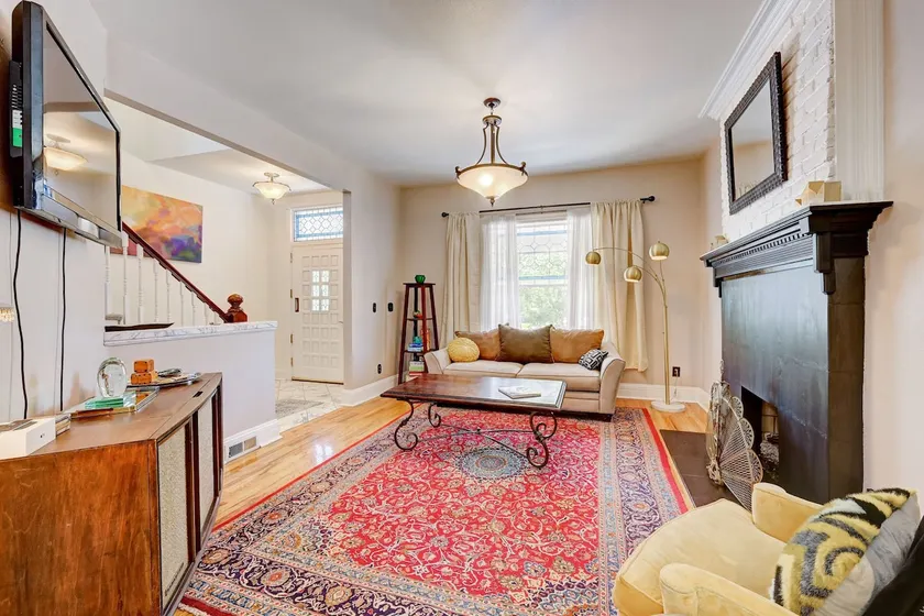 Victorian Retreat w/ City Skyline Views+Parking - Image 1