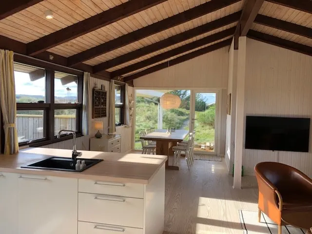 The beach house is 250 meters from the North Sea. - Image 1