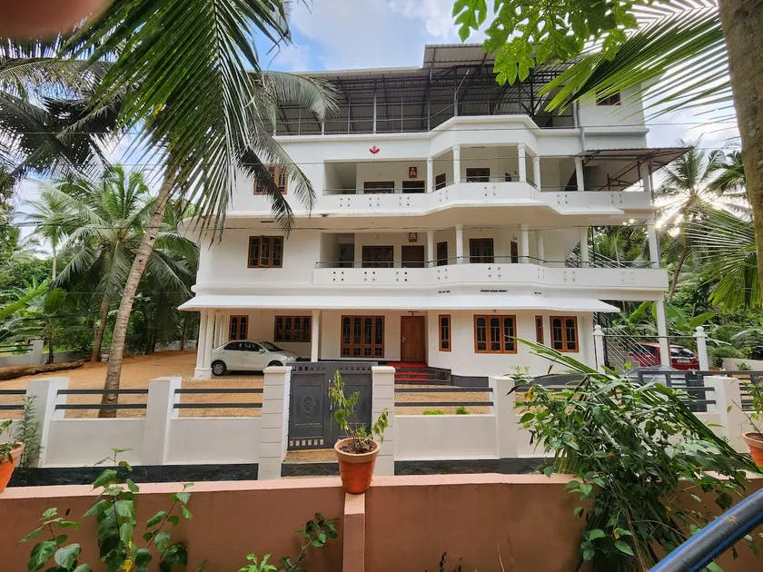 River Valley Residence - Image 1