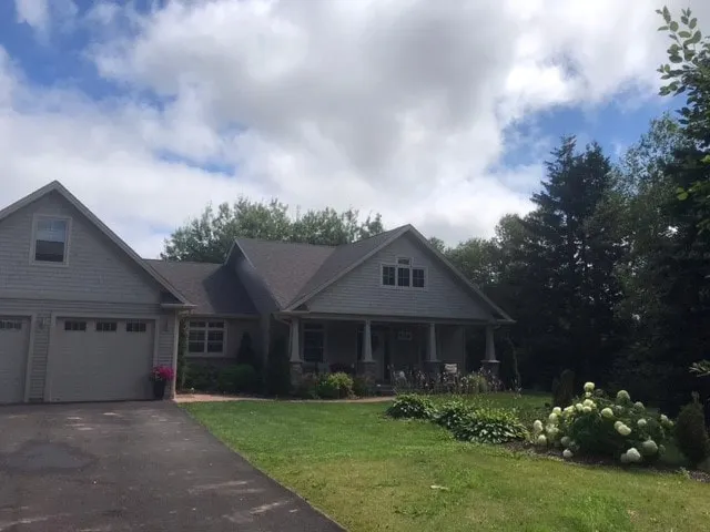 luxury 4 bedroom trailside acreage with swim spa - Image 1