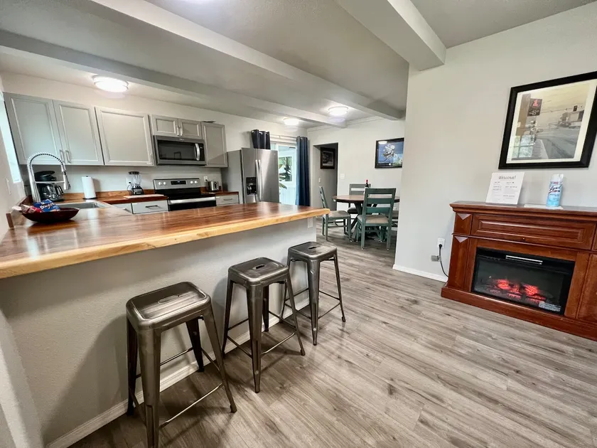Eclectic, Alaskan home on the slough near downtown - Image 1