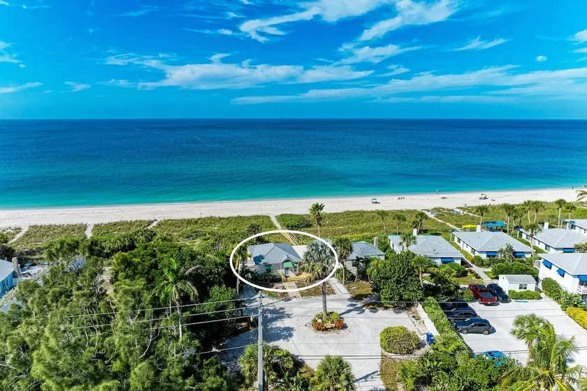 Private Beachfront Casey Key Cottage A - Image 1