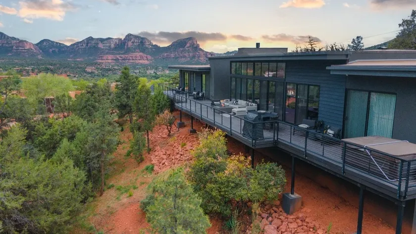 Ein luxuriöses, modernes Meisterwerk in Uptown Sedona - Image 1