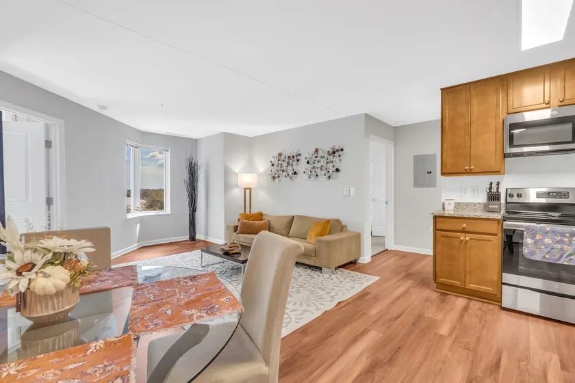 Luxurious Suite King/Queen Beds in North Bethesda - Image 1