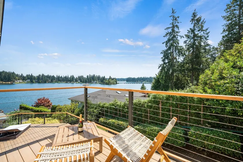 Casa Cielo NEW! Steilacoom Lakefront Retreat - Image 1