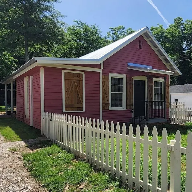 The Little Pink House - Image 1
