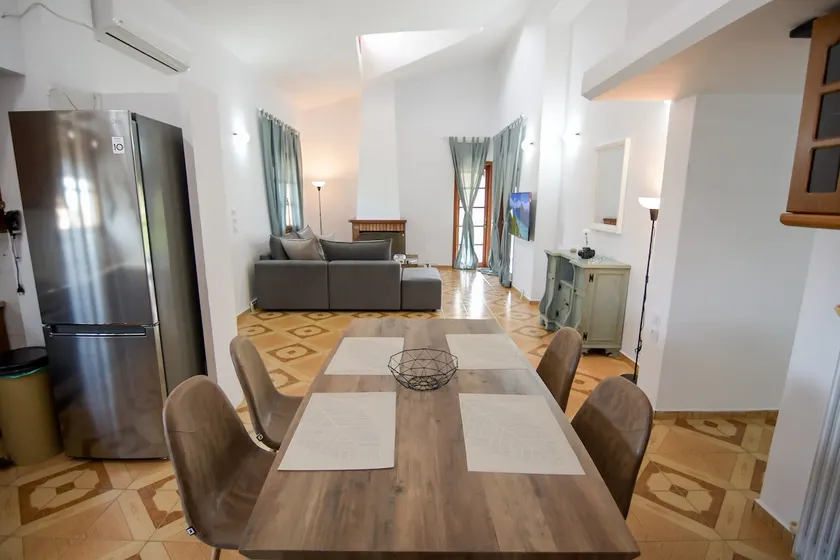 Nasis Home & Apartments - Image 1