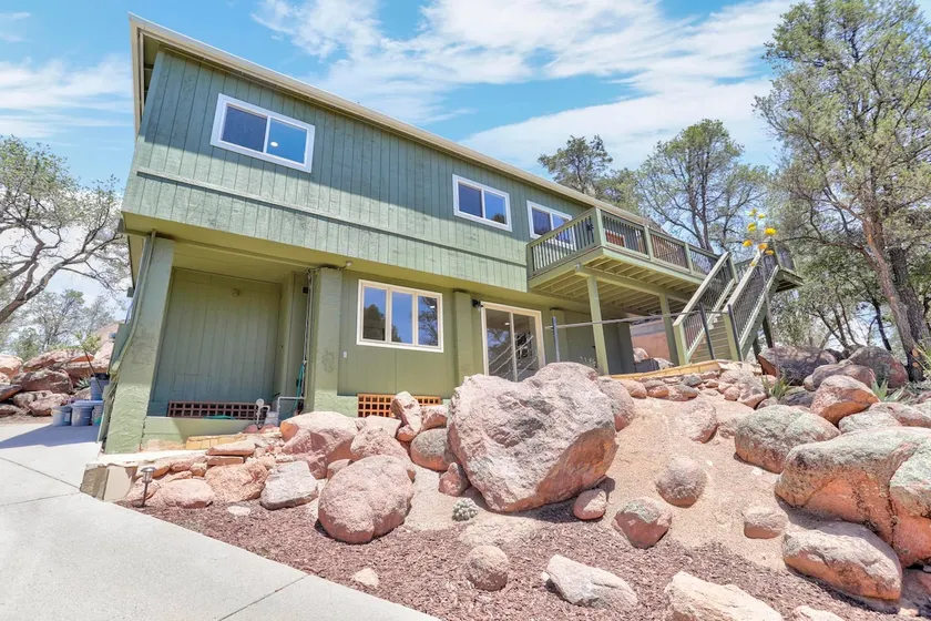 Sage Hill House - with spectacular views! - Image 1