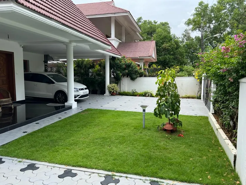 Cheerful backwater Home with parking - Image 1