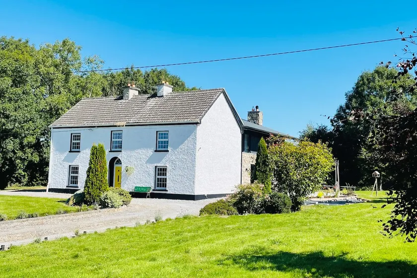 Characterful and contemporary 5 bedroom farmhouse - Image 1