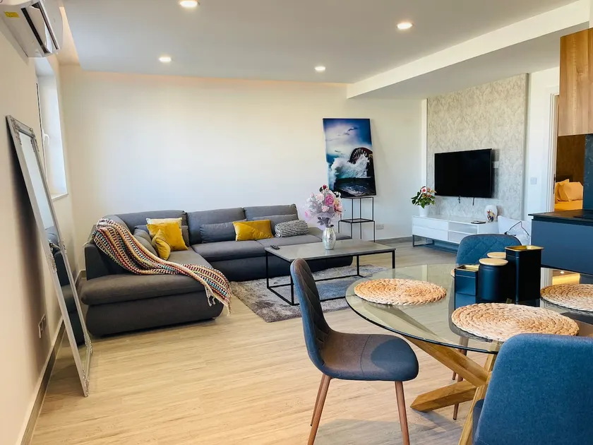 Ana Seafront Haven Apartment - Image 1