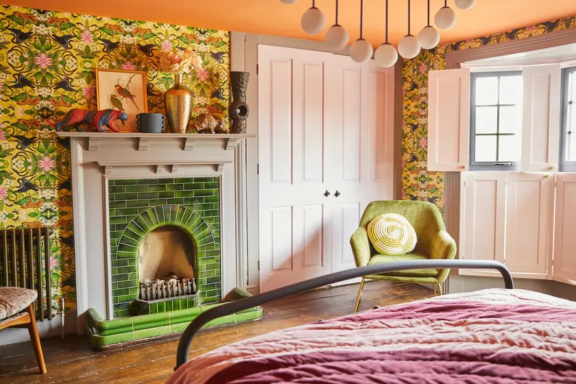 Stunning, stylish, converted 1700s pub - Image 1