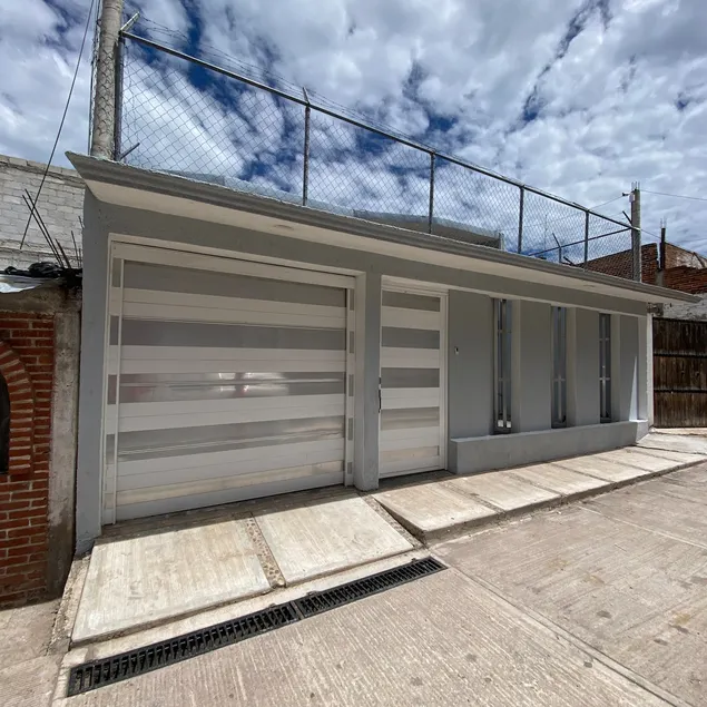 Downtown house with 4 bedrooms - Image 1