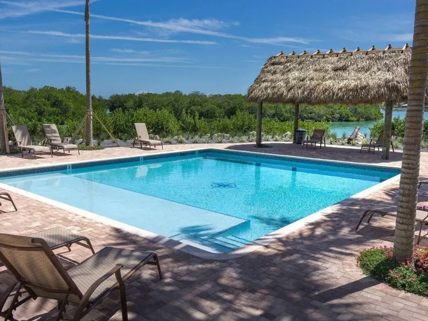 Stunning Waterfront Retreat with Dockage & Pool -C - Image 1