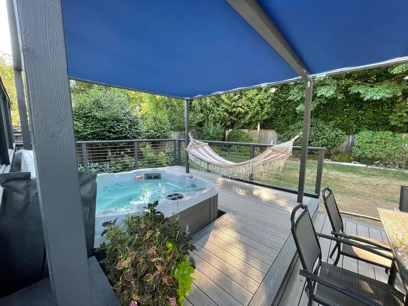 Beach Spa - hot tub and infrared sauna oasis! - Image 1