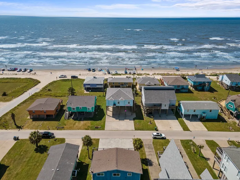 “Paradise Found”  Second row beach house with spectacular views of the ocean!!!! - Image 1