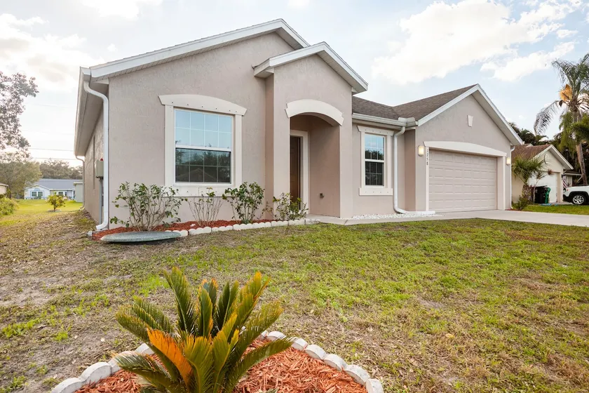 Modern 4 Bdr Home near Tradition Town Center - Image 1