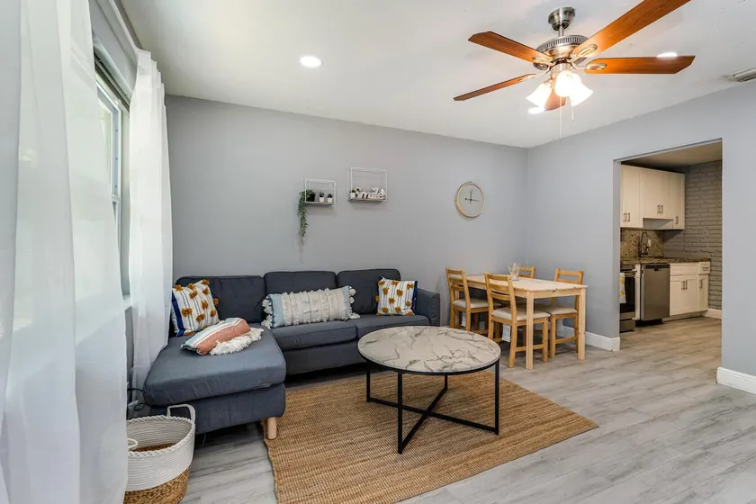 Beautiful Spacious 2 bedroom near Hard rock casino - Image 1