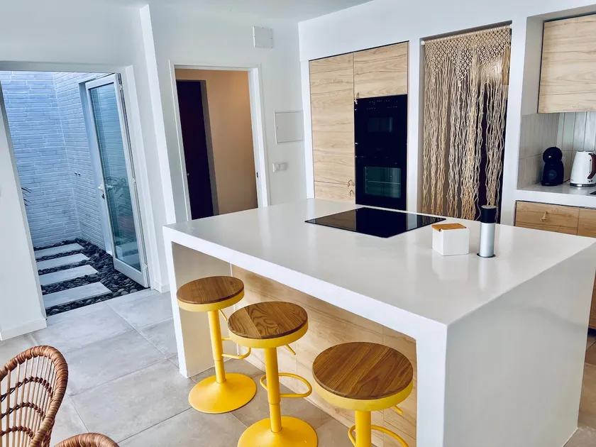 Apartment near the center - Image 1