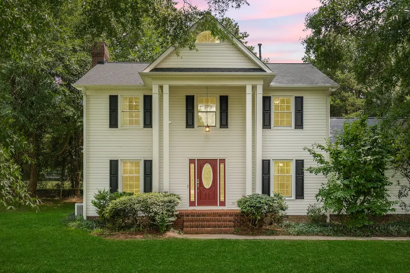 Beautiful Home Walking Distance to Elon University - Image 1