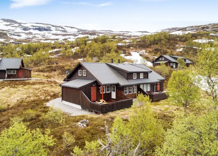 Bright and nice vertically divided cottage for rent - Image 1