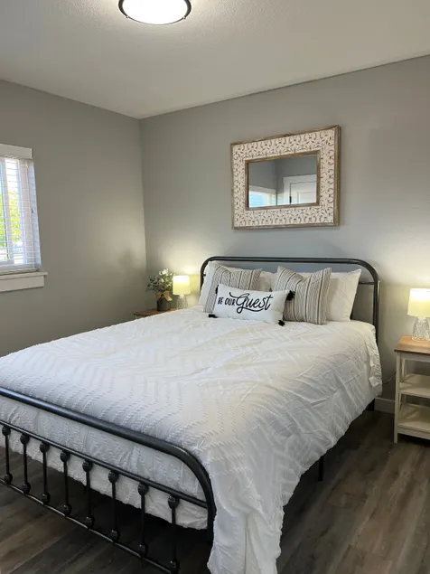 Business-Friendly Downtown Winnemucca Stay - Image 1