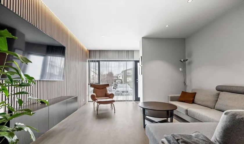 Modern Condo Near Sky Lagoon - Image 1