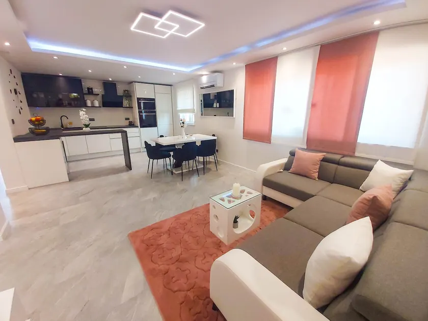 Luxury two-bedroom apartment by the sea U KaLu - Image 1