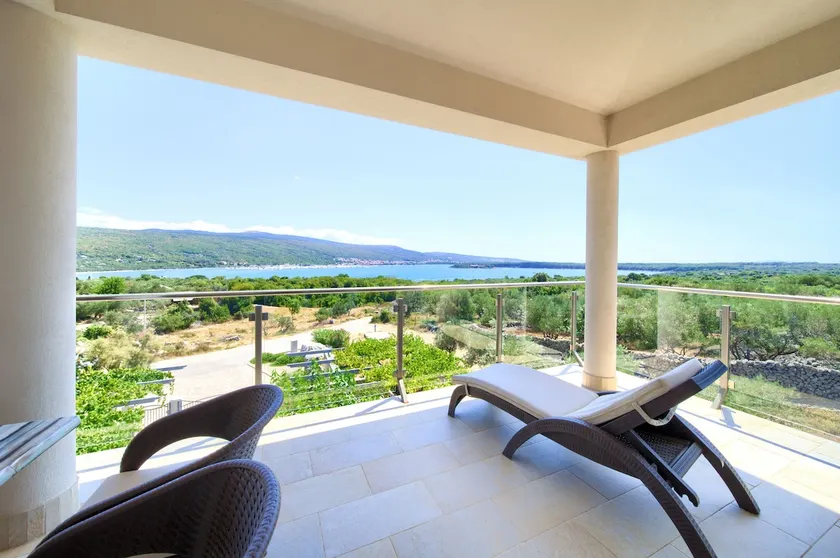 Apartment ROYAL 1 with pool and jacuzzi - Image 1