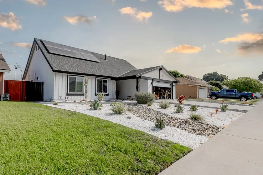 Close to Disneyland| 5BD/3BA|King Bed|Disney+Hulu+ - Image 1