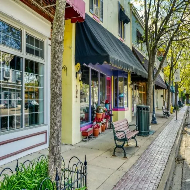 Adorable 2-bedroom home near downtown Grayslake! - Image 1