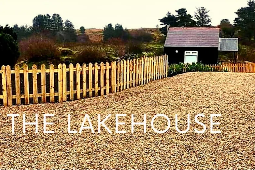 Romantic Lakeside Getaway - Image 1