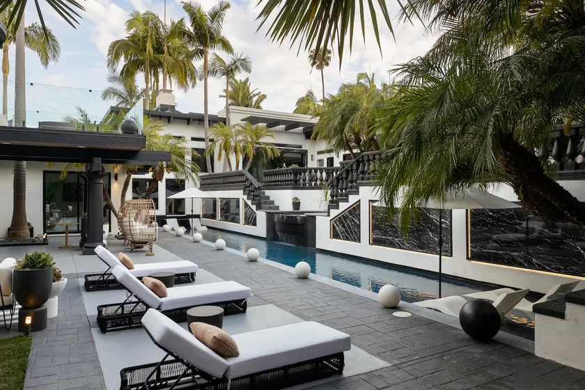 Grand Blanc Maison - Ultra Luxury Villa in San Diego - Image 1