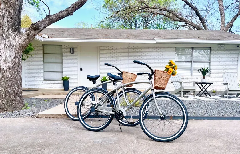 A sunny home with prime central Austin location - Image 1