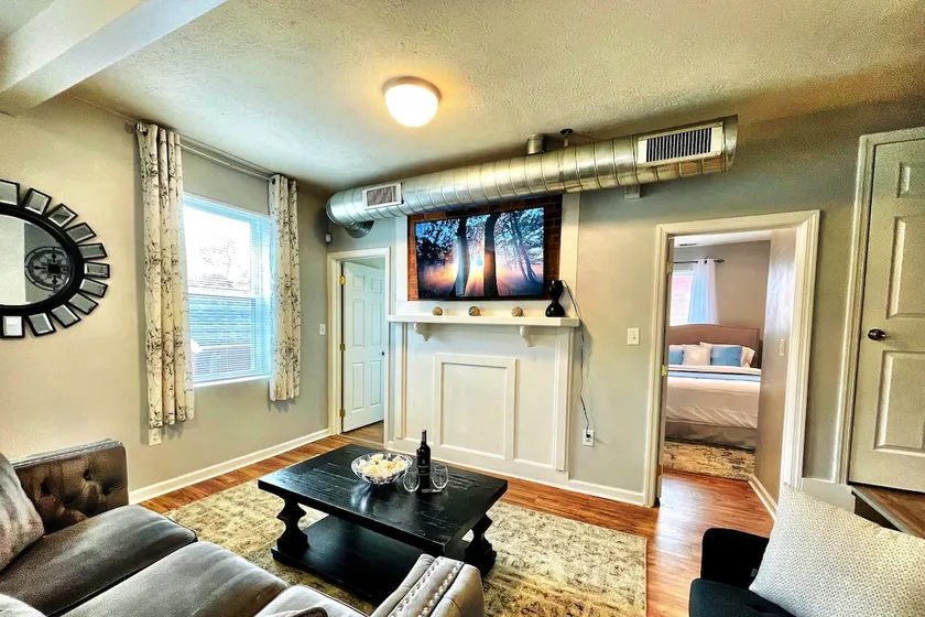 Walk to Acrisure in 23 min | FREE private Park! - Image 1