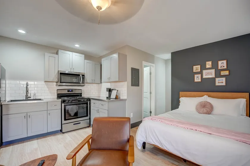 A Modern studio walking distance to Texas Tech - Image 1