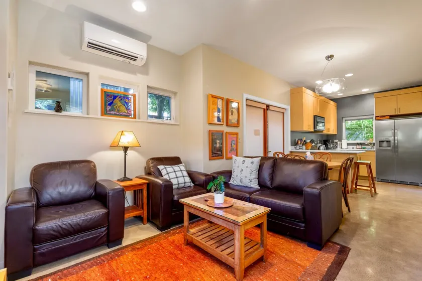 3214 Seattle · Cozy & Peaceful  2b2.5b South Seattle House  w/AC - Image 1
