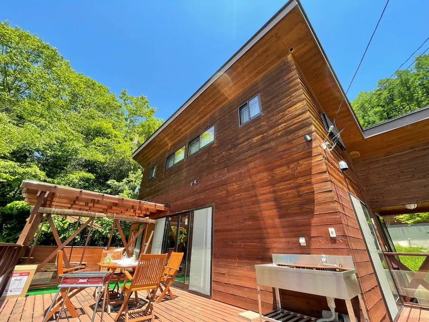 Autumn leaves villa | Private open-air bath | Max 6 people | Wi-Fi | Pets allowed | Parking lot | BBQ on a large deck - Image 1