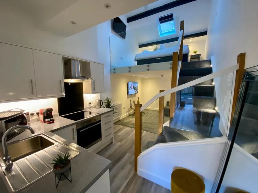 Luxury City Centre Apartment (King Street) - Image 1