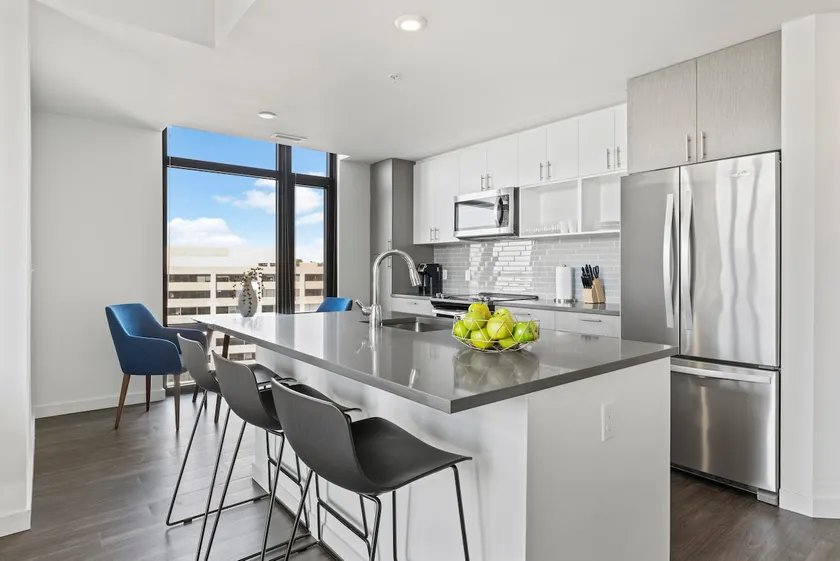 Premium 2 BR Apt | Marymount Ballston | Placemakr - Image 1
