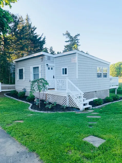 The Rising Tide Cottage - Image 1
