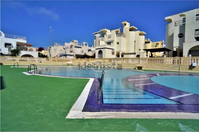 A beautiful apartment with a pool near the beach - Image 1