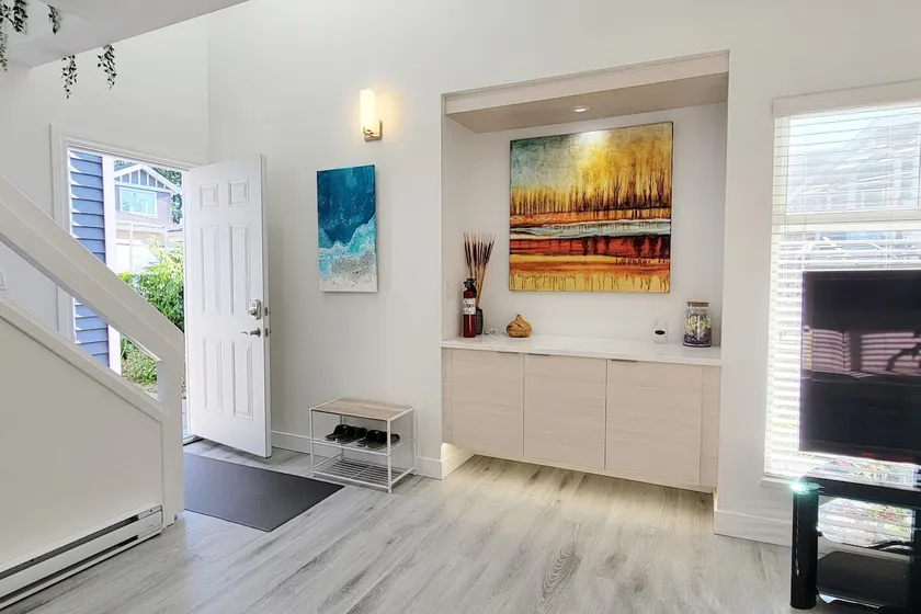 Vancouver Private Suite near YVR/UBC/Skytrain - Image 1