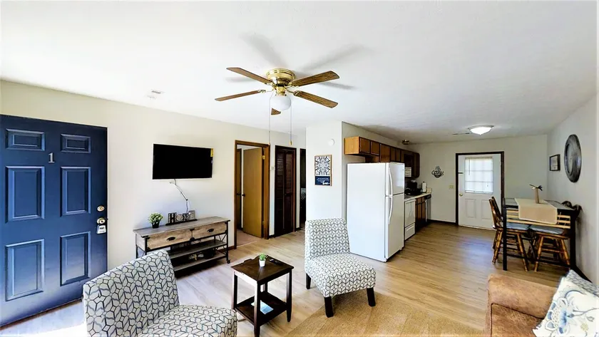 Lovely 2-Bedroom rental unit w/ free parking - Image 1