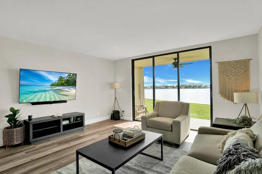 Wow! Waterfront condo & Boat dock@Palm Beach - Image 1