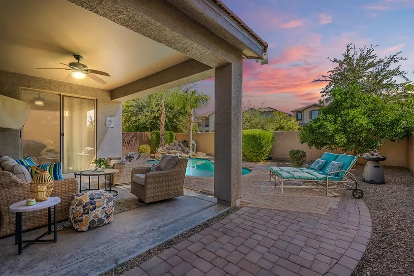 Cheerful 3 bedroom home with private pool! - Image 1