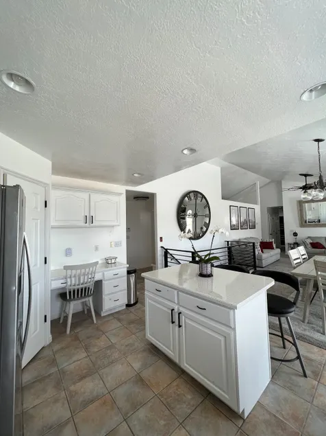 Relaxing Farmhouse Close to Airport & Ski Resorts - Image 1